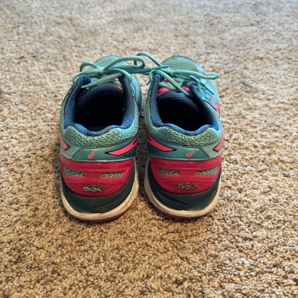 ASICS Running Shoes - Picture 2 of 3